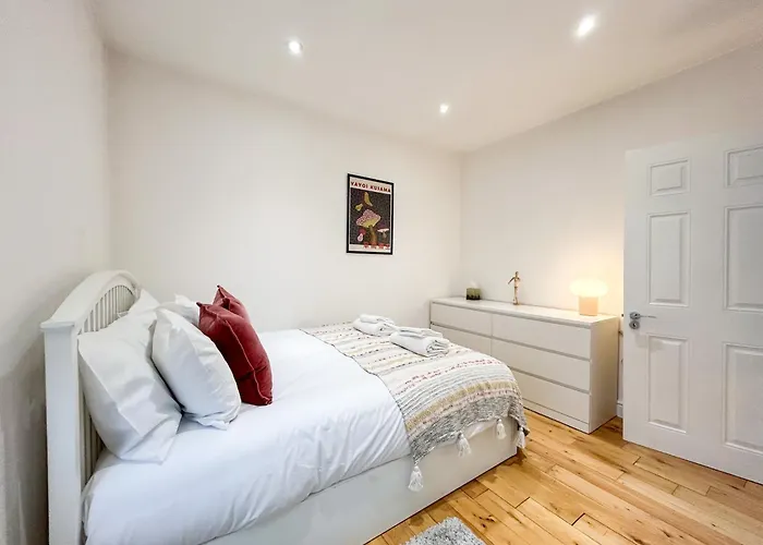 Central Camden Apartment P3